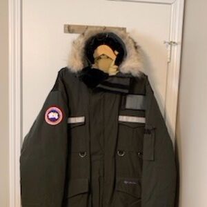 Vintage Men’s Snow Goose of Canada Arctic Program Parka